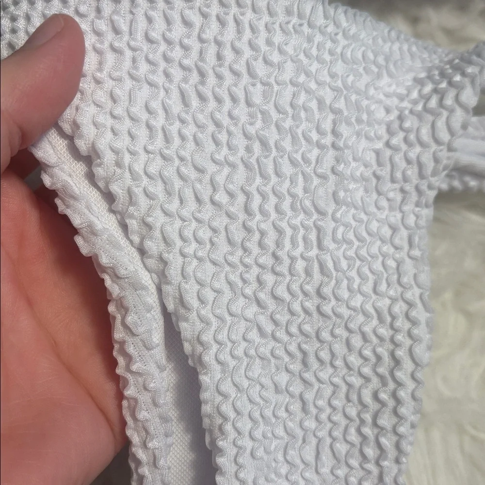 NWT Hisaguhe White Textured Triangle Bikini Wrap Around Set Size S